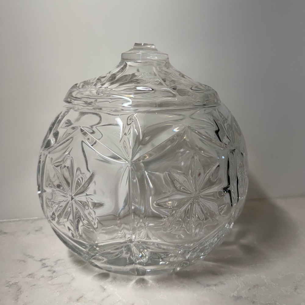 Elegant Clear Glass Decorative Jar